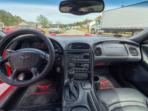 Used 2002 Chevrolet Corvette Coupe w/ Preferred Equipment Group2 RWD image 40