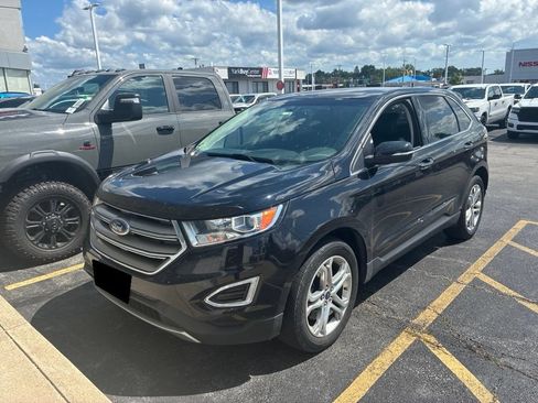 Used 2018 Ford Edge Titanium w/ Equipment Group 301A AWD/4WD image 2