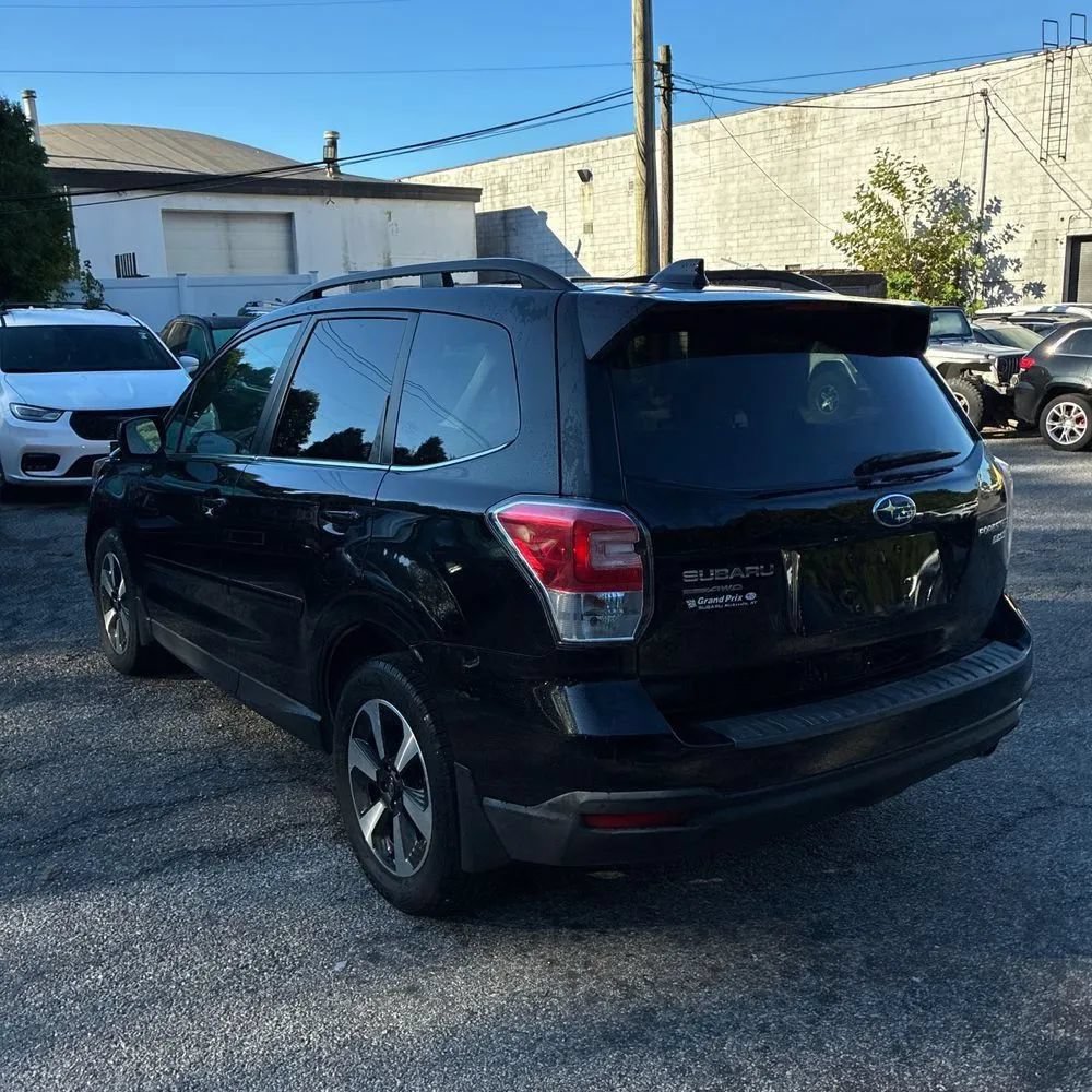 Used 2017 Subaru Forester 2.5i Limited AWD/4WD image 5