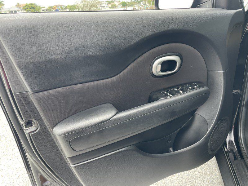 Used 2018 Kia Soul FWD image 21