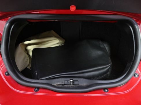 Used 2010 Volkswagen Beetle Convertible FWD image 22
