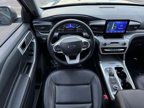 Certified 2023 Ford Explorer XLT w/ Equipment Group 202A image 5