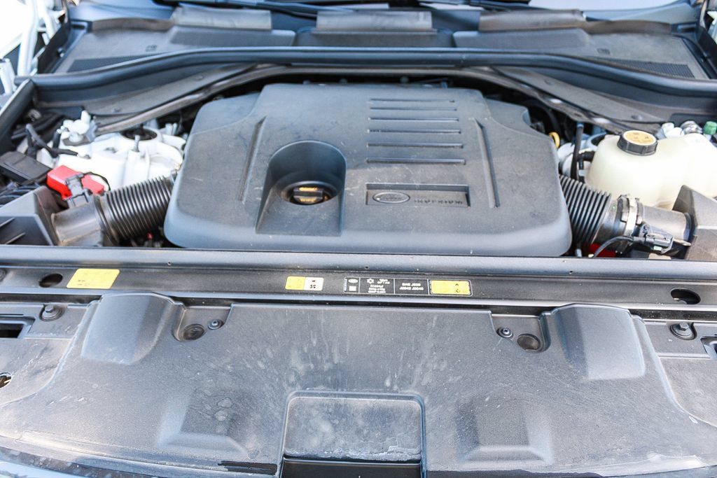 Used 2025 Land Rover Range Rover SE AWD/4WD image 27