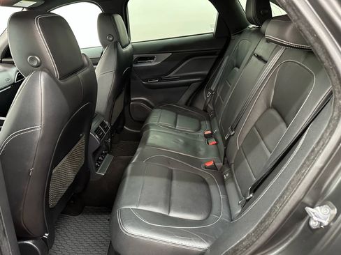 Used 2018 Jaguar F-PACE S image 11