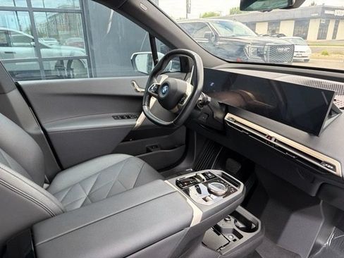 Used 2024 BMW iX xDrive50 w/ Sport Package AWD/4WD image 13
