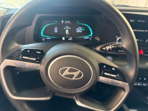 Used 2026 Hyundai Elantra Hybrid FWD image 21