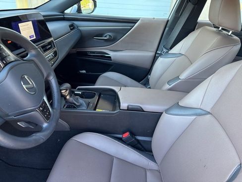 Used 2025 Lexus ES 350 w/ Premium Package image 10