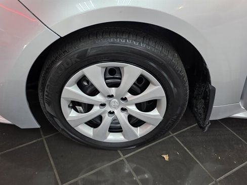 Used 2023 Toyota Corolla LE image 31