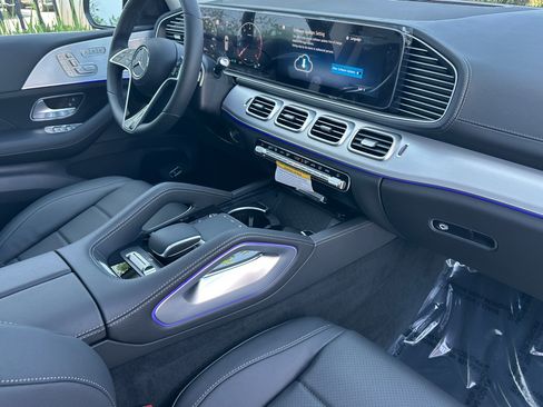 New 2026 Mercedes-Benz GLS 450 4MATIC image 17