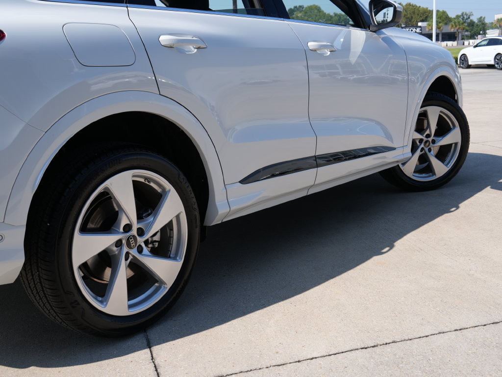 Used 2025 Audi Q5 Premium Plus AWD/4WD image 11