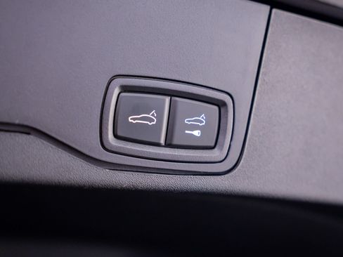 Certified 2023 Porsche Taycan Turbo AWD/4WD image 33