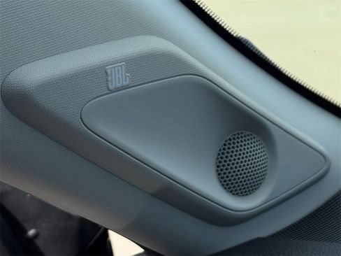 Used 2019 Toyota RAV4 Limited w/ Advanced Technology Package image 28