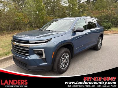 Used 2025 Chevrolet Traverse LT