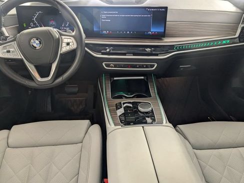 Used 2024 BMW X7 xDrive40i AWD/4WD image 25