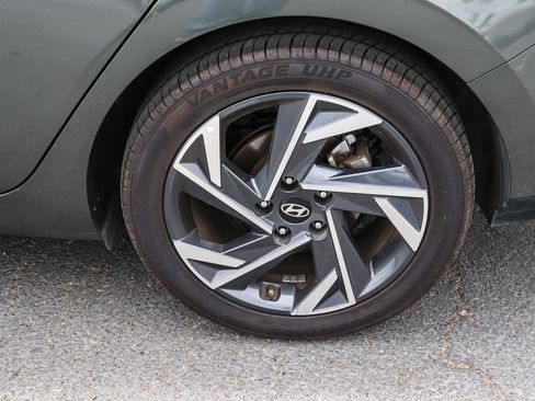 Used 2024 Hyundai Elantra Limited FWD image 7