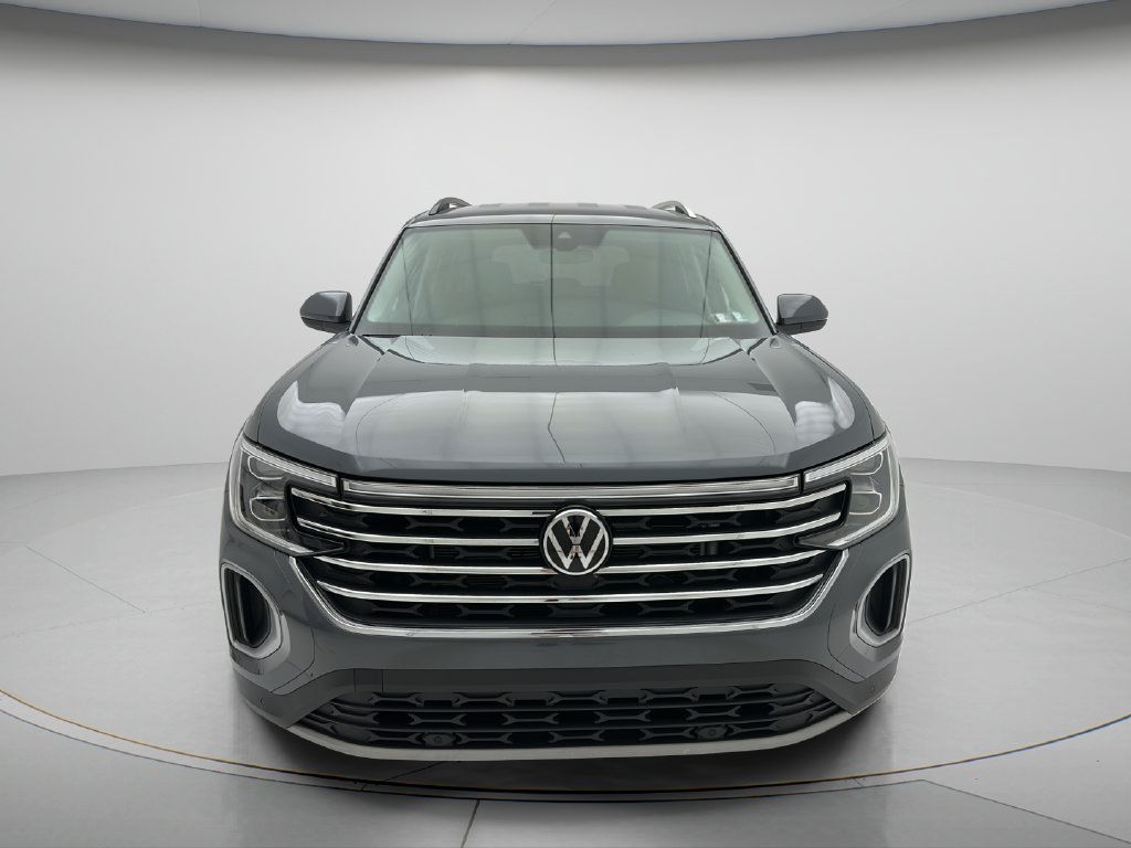 Used 2025 Volkswagen Atlas SE AWD/4WD image 2