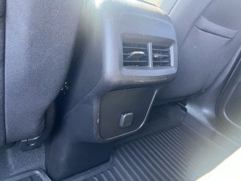 Used 2018 Chevrolet Equinox LT image 36