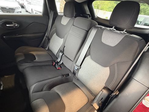 Used 2014 Jeep Cherokee Latitude AWD/4WD image 22
