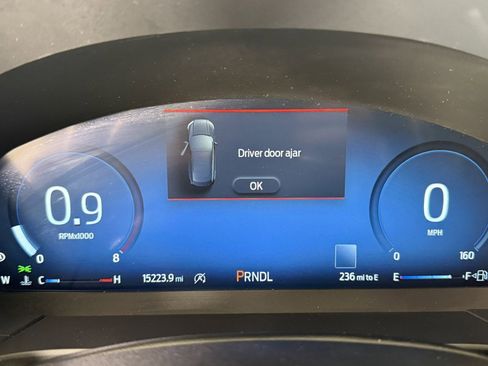 Certified 2025 Ford Escape Platinum AWD/4WD image 17