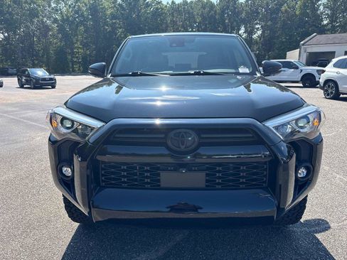 Used 2022 Toyota 4Runner SR5 Premium w/ Moonroof Package AWD/4WD image 3