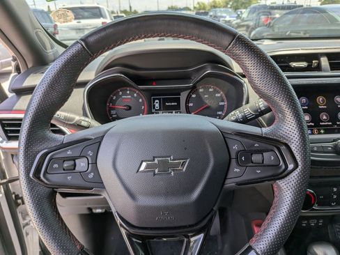 Used 2023 Chevrolet TrailBlazer RS AWD/4WD image 28