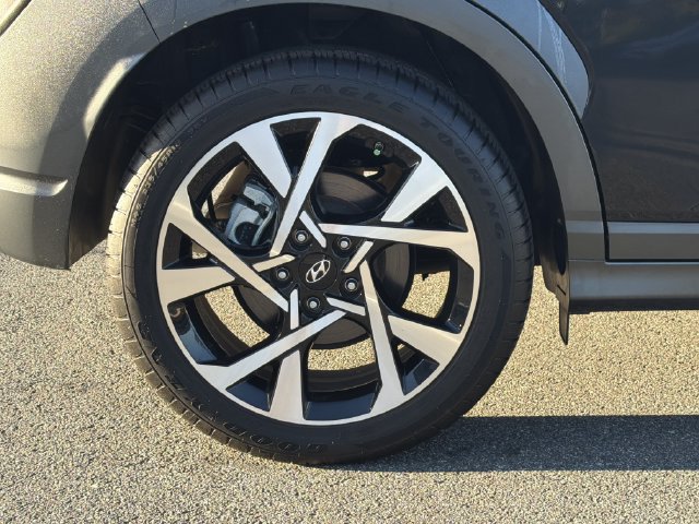 Used 2023 Hyundai Kona Limited FWD image 20