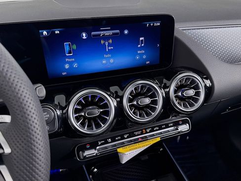 New 2026 Mercedes-Benz GLA 250 image 19