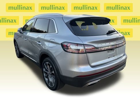 Used 2022 Lincoln Nautilus Reserve image 3