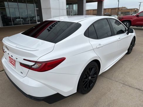 Used 2025 Toyota Camry SE w/ Multimedia Upgrade Package image 7