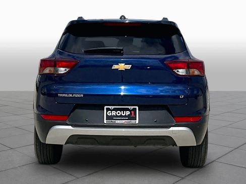 Used 2023 Chevrolet TrailBlazer LT w/ Convenience Package FWD image 4