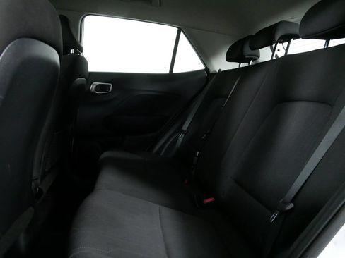 Used 2021 Hyundai Venue SE FWD image 16