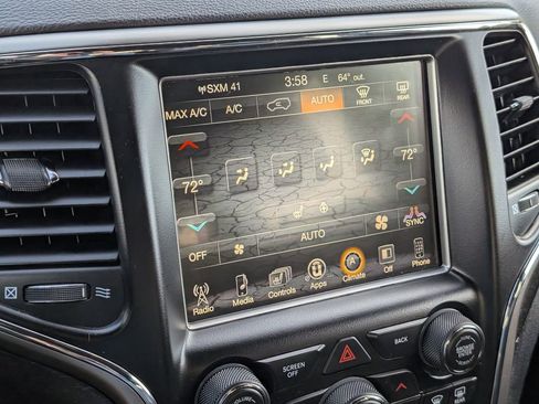 Used 2017 Jeep Grand Cherokee Altitude image 16