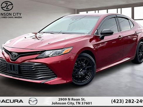 Used 2018 Toyota Camry L image 1