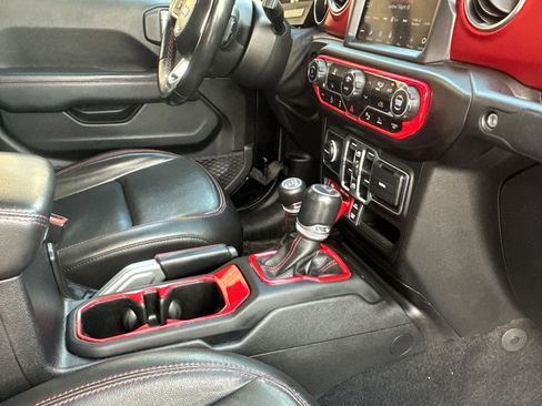 Used 2020 Jeep Gladiator Rubicon image 15