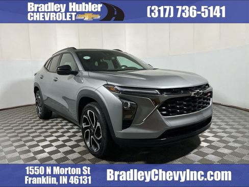 Used 2025 Chevrolet Trax RS w/ Driver Confidence Package FWD image 1