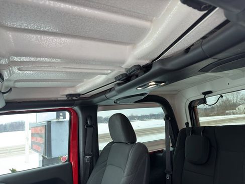 Used 2021 Jeep Wrangler Sport image 28