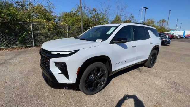 New 2027 Chevrolet Traverse RS w/ LPO, Floor Liner Package AWD/4WD image 6