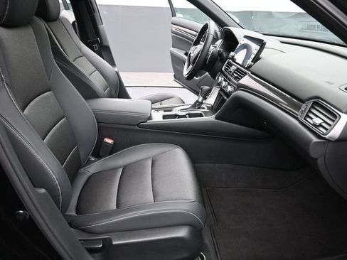 Used 2018 Honda Accord Sport image 24