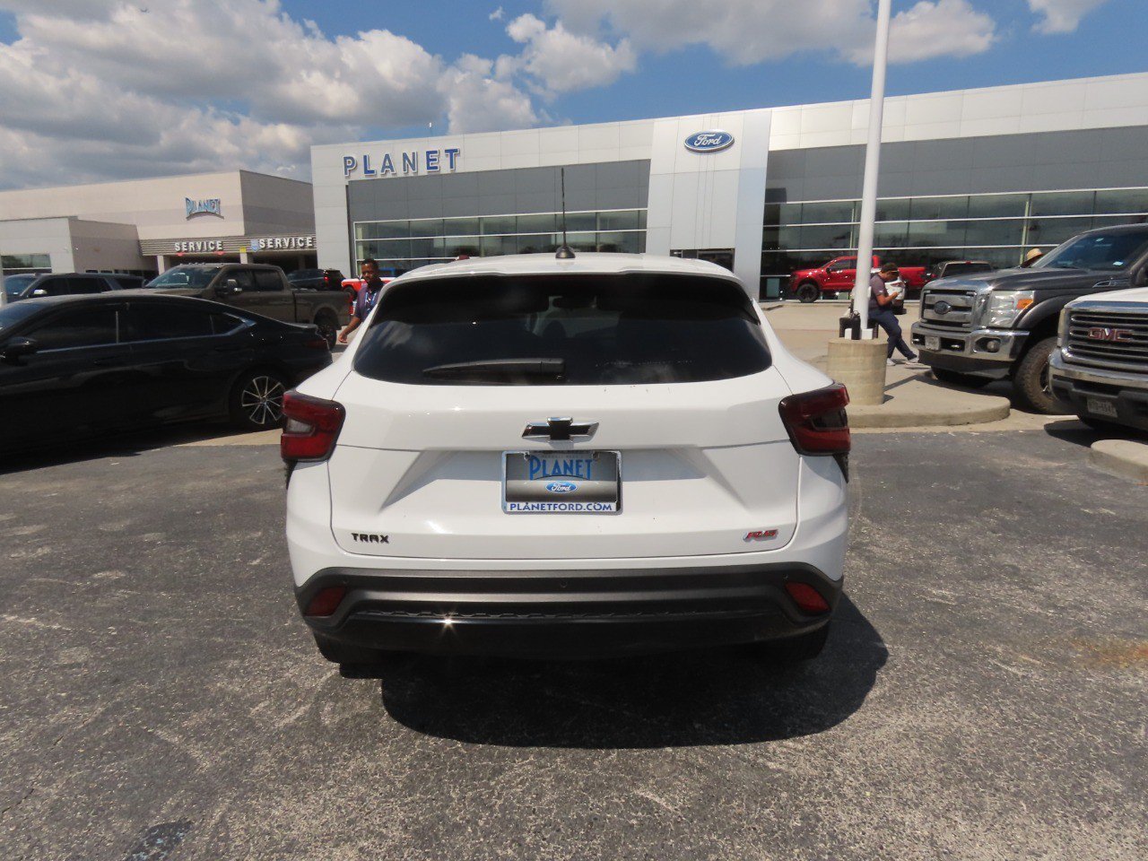 Used 2025 Chevrolet Trax RS w/ Sunroof Package FWD image 13