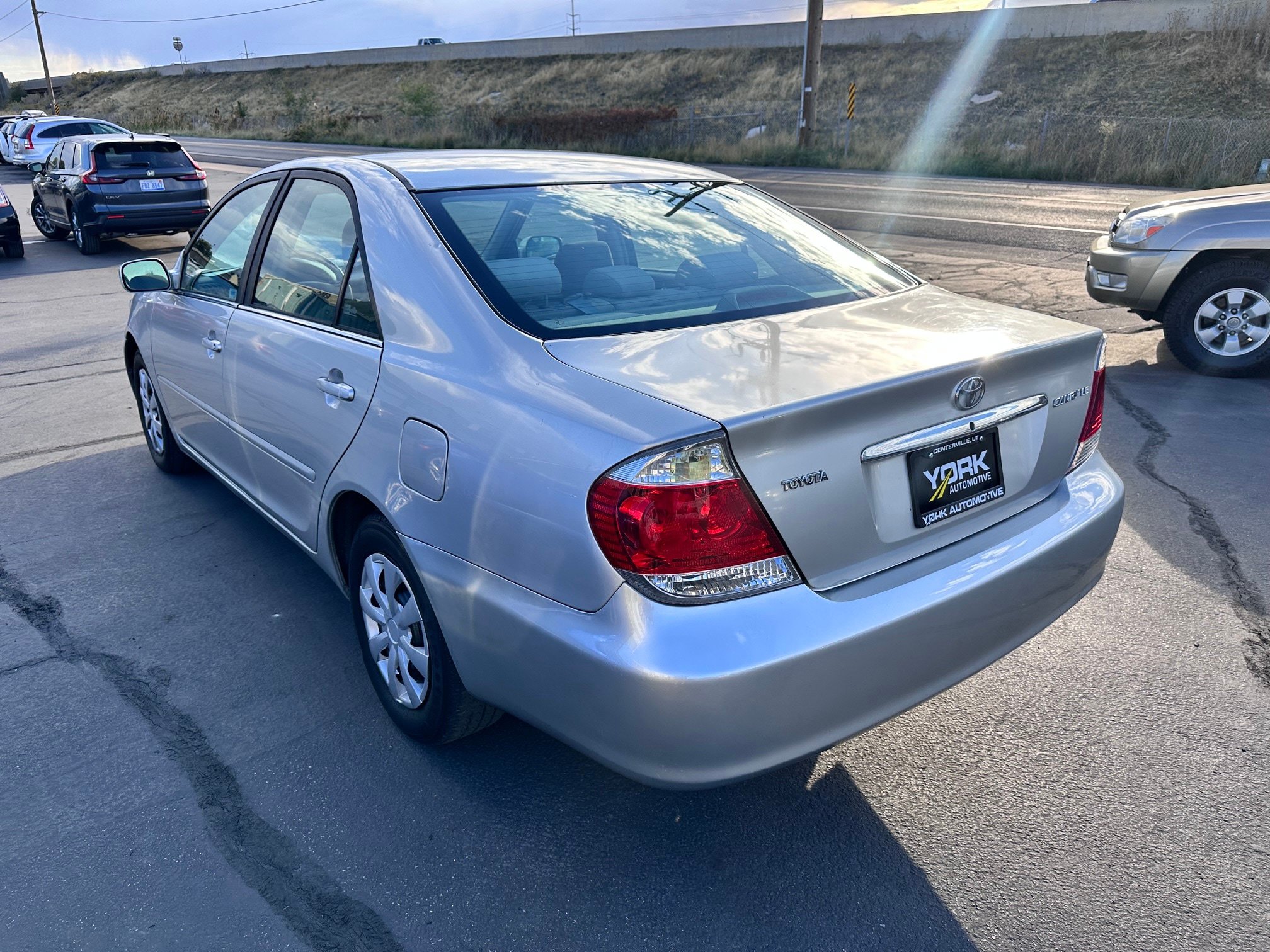 Used 2005 Toyota Camry LE FWD image 4