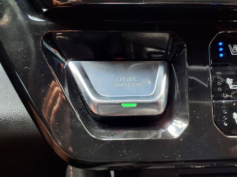 Used 2022 GMC Sierra 1500 AT4 w/ Technology Package AWD/4WD image 13