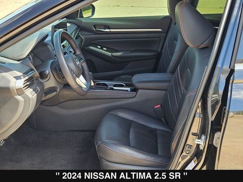 Used 2024 Nissan Altima 2.5 SR w/ SR Premium Package image 11