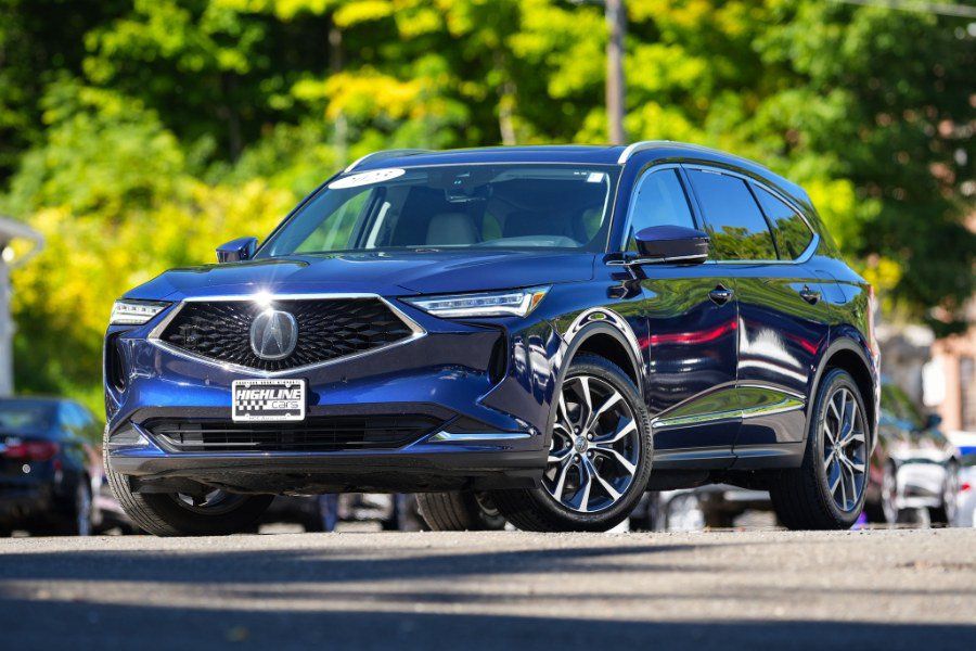Used 2023 Acura MDX w/ Technology Package AWD/4WD image 3
