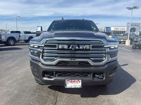 Used 2025 RAM 2500 Laramie AWD/4WD image 2