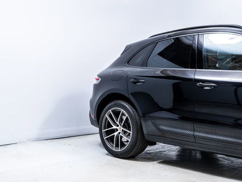 Used 2025 Porsche Macan image 11