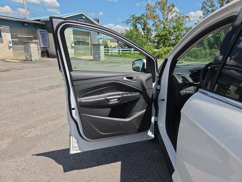 Used 2019 Ford Escape SE AWD/4WD image 18