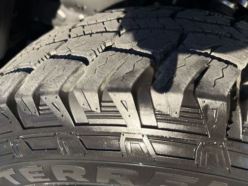 Certified 2021 Toyota Tacoma SR5 image 31