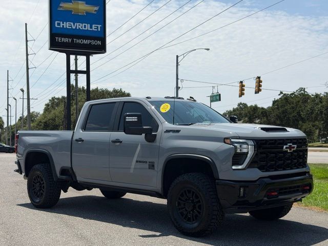 Used 2024 Chevrolet Silverado 2500 ZR2 w/ Technology Package AWD/4WD image 8