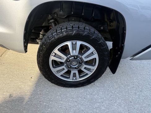 Used 2021 Toyota Tundra Platinum AWD/4WD image 37