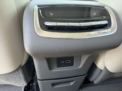 Used 2024 Cadillac XT6 Premium Luxury w/ Technology Package FWD image 22